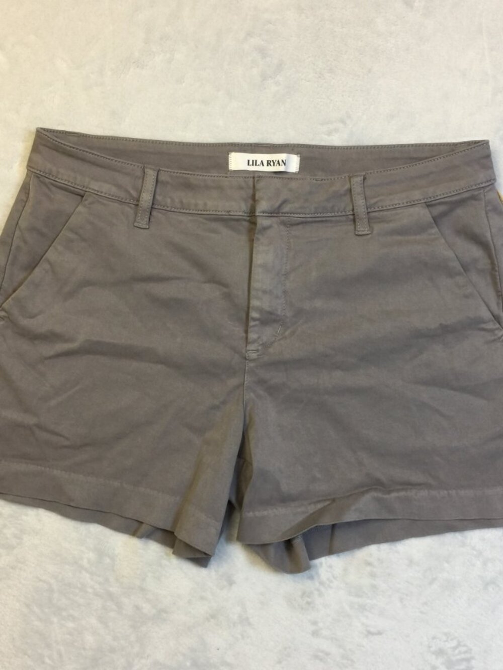 New! Lila Ryan Trouser Chino Shorts 12 Womans Gray Cloud Burst Khaki 4" Inseam
